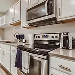 Central Park - 28Th Place Apt