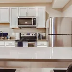 Central Park - 28Th Place Apt
